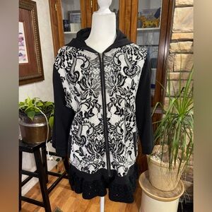 zynergy size 3 size X-Large size 16. Faux lace hoodie w/crochet skirt super cute